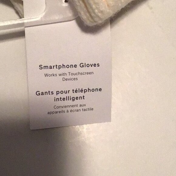 GAP Cable Touch Screen Gloves Off White - Picture 2 of 5